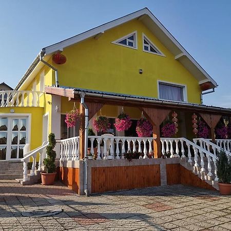 Stars Livezeni Otel Ivanesti Dış mekan fotoğraf