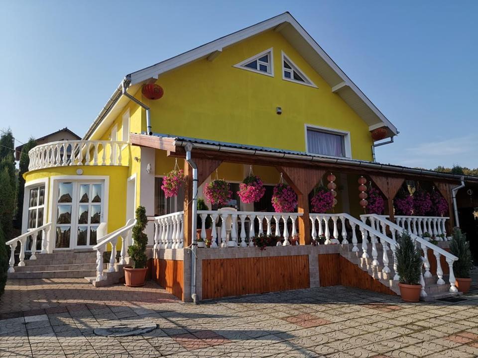 Stars Livezeni Otel Ivanesti Dış mekan fotoğraf