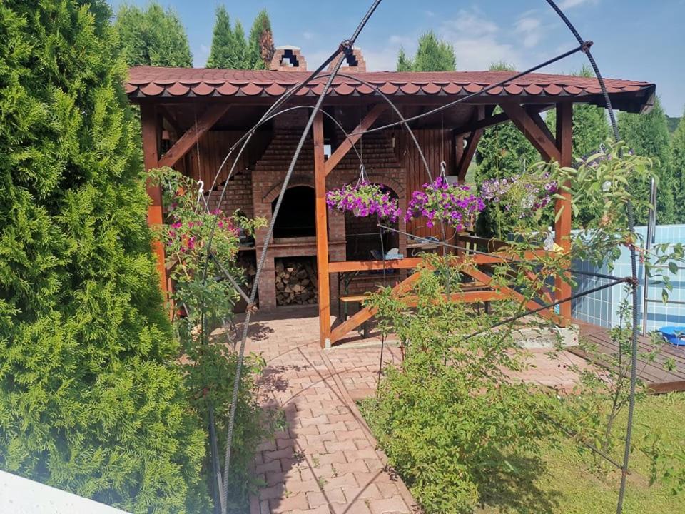 Stars Livezeni Otel Ivanesti Dış mekan fotoğraf