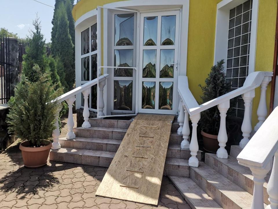 Stars Livezeni Otel Ivanesti Dış mekan fotoğraf